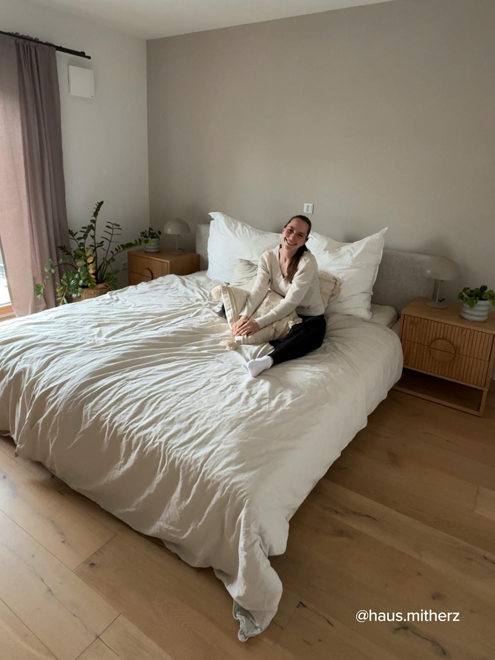 Schlafzimmer Inspiration mit Bett und Nachttischen